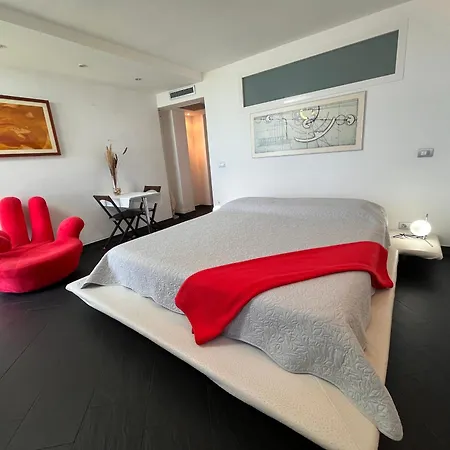 Maison Art Sur La Maison d'hôtes Marina dʼAndora